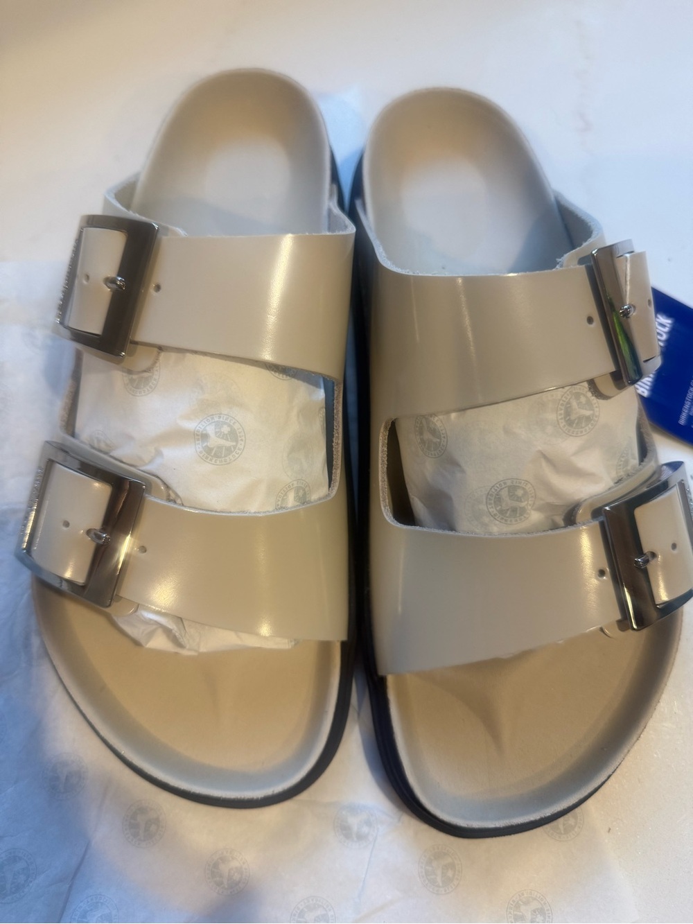 Sandles